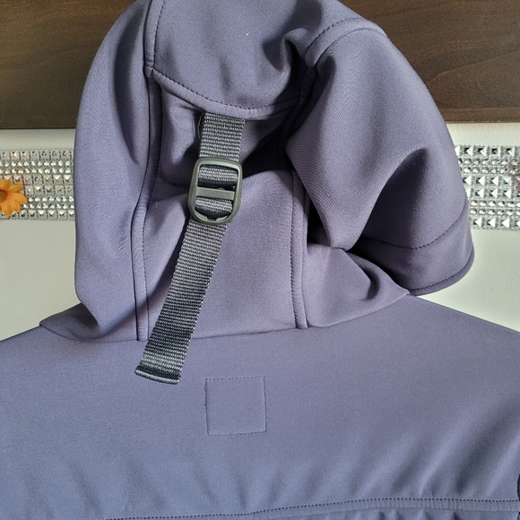 MEC Lined Jacket With Inside Pockets and Adjustable Hood Size Medium - Picture 5 of 7